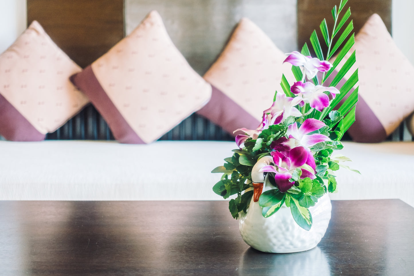 White Round Flower Vase